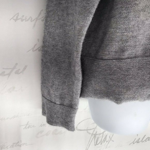 Lola & Liza Pull Over XL Gray Shoulder Grommets - Picture 2 of 8